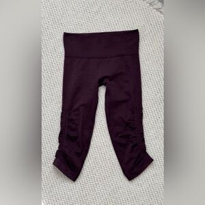 Lululemon In the Flow Crop Heathered Bordeaux Drama sz 2